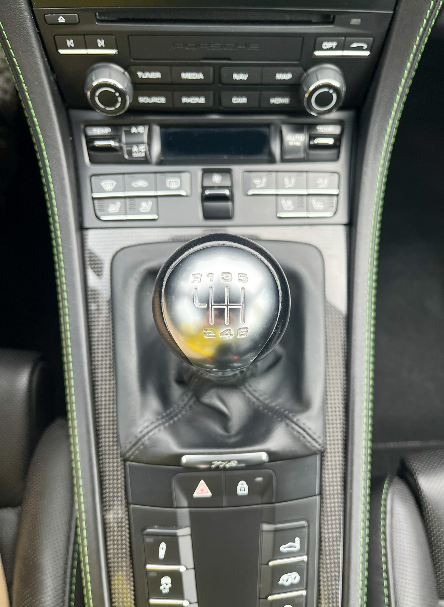 PORSCHE Cayman 4.0 GTS-image-5
