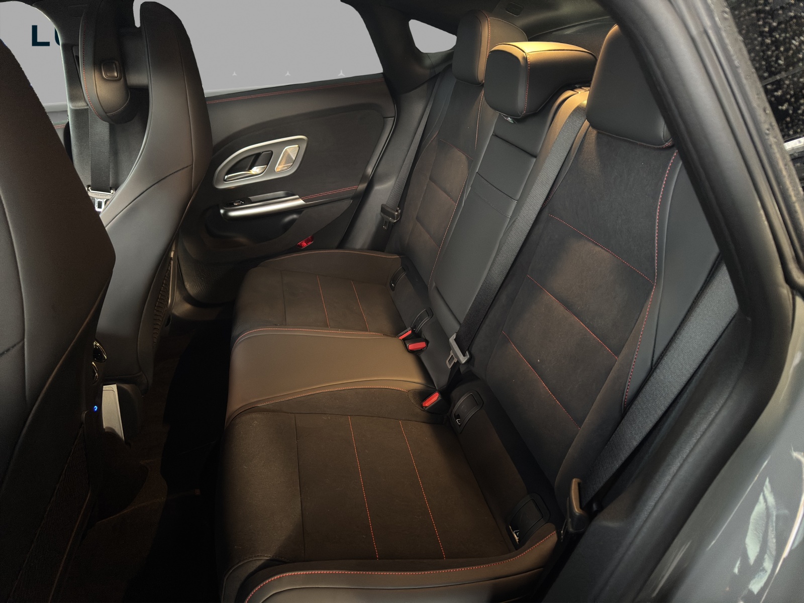 MERCEDES-BENZ CLA 350 4 Matic 85 kWh EQ-image-13