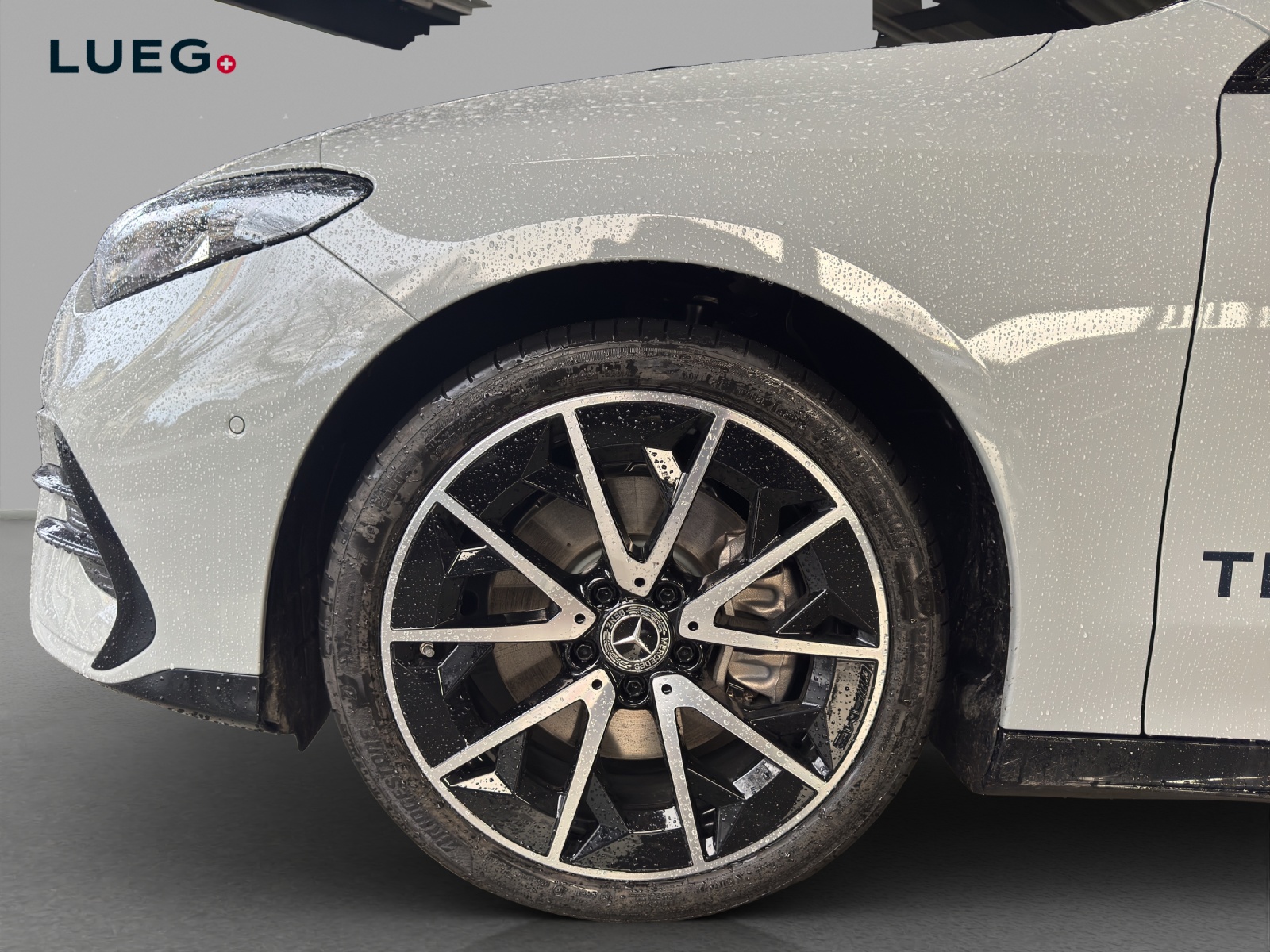 MERCEDES-BENZ CLA 350 4 Matic 85 kWh EQ-image-6