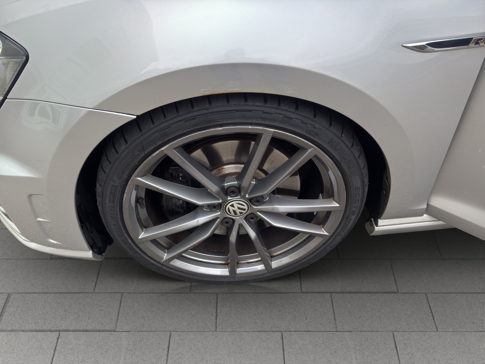 VW Golf 2.0 TSI R 4Motion DSG-image-13