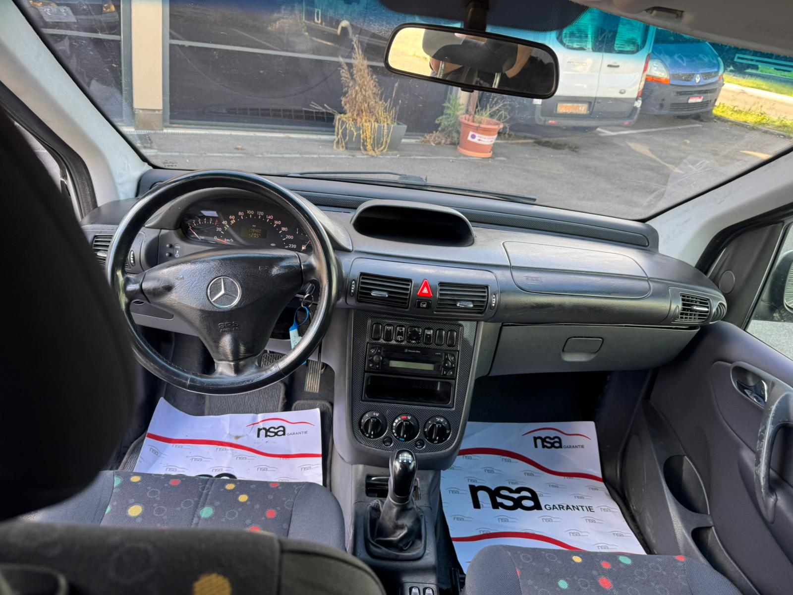 MERCEDES-BENZ Vaneo 1.9i Family-image-10