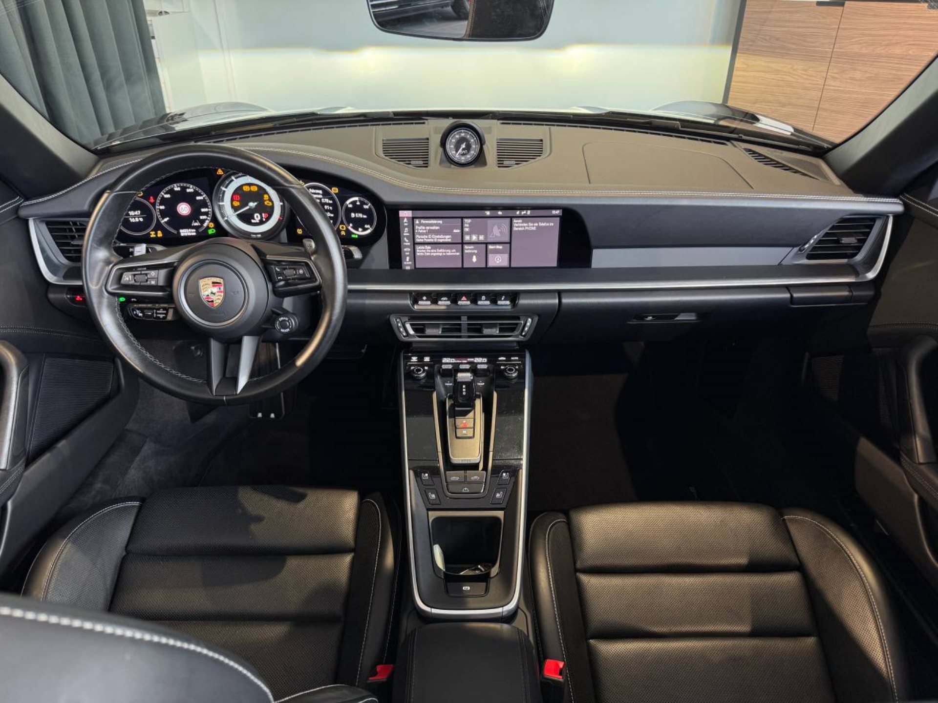 PORSCHE 911 Carrera 4S Cabriolet-image-19