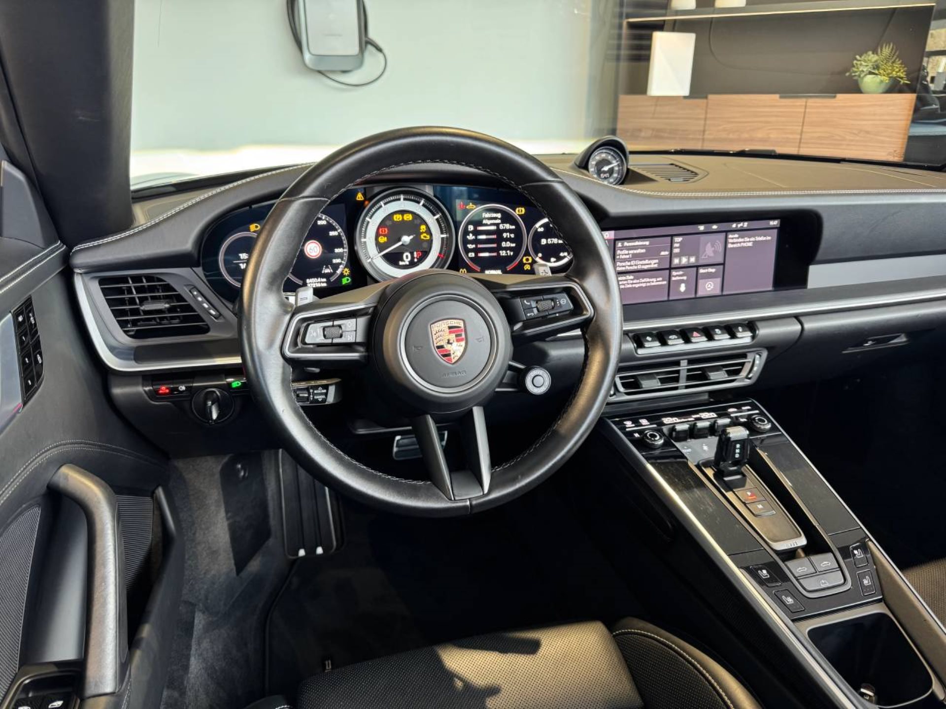 PORSCHE 911 Carrera 4S Cabriolet-image-16