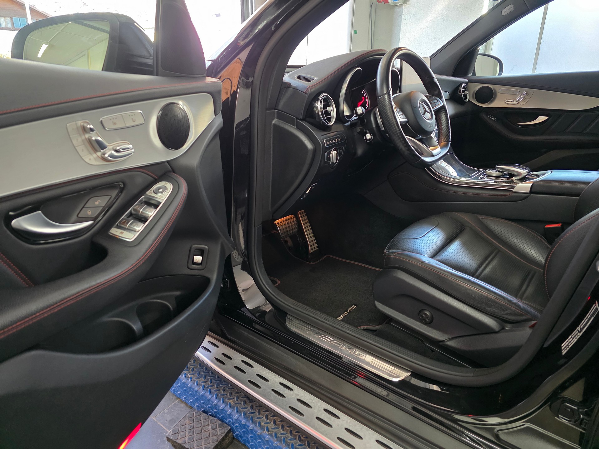 MERCEDES-BENZ GLC 43 AMG 4Matic 9G-Tronic-image-6