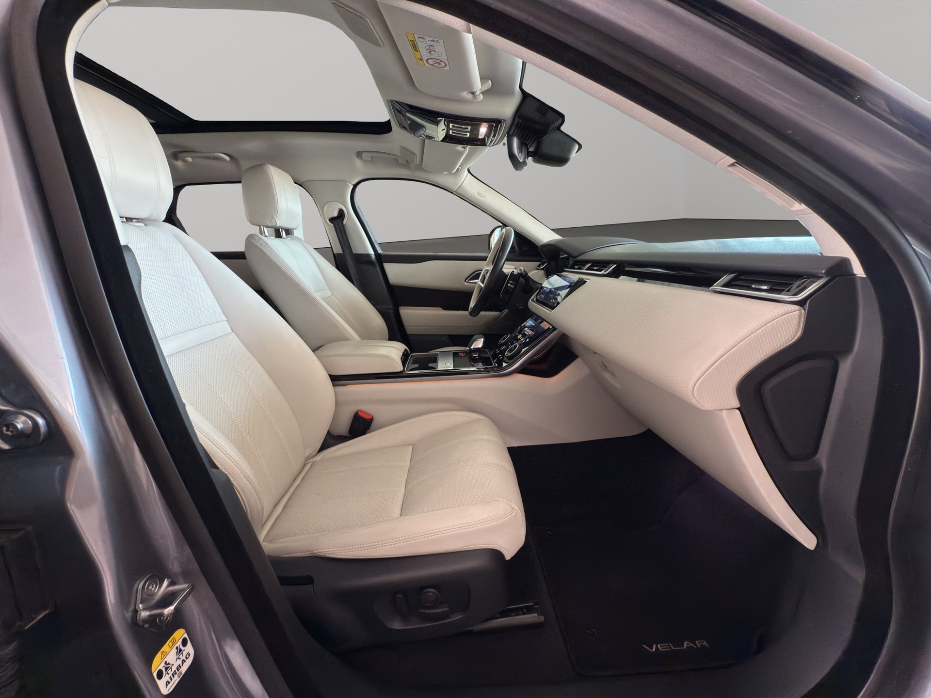 LAND ROVER Range Rover Velar 2.0 T SE-image-14
