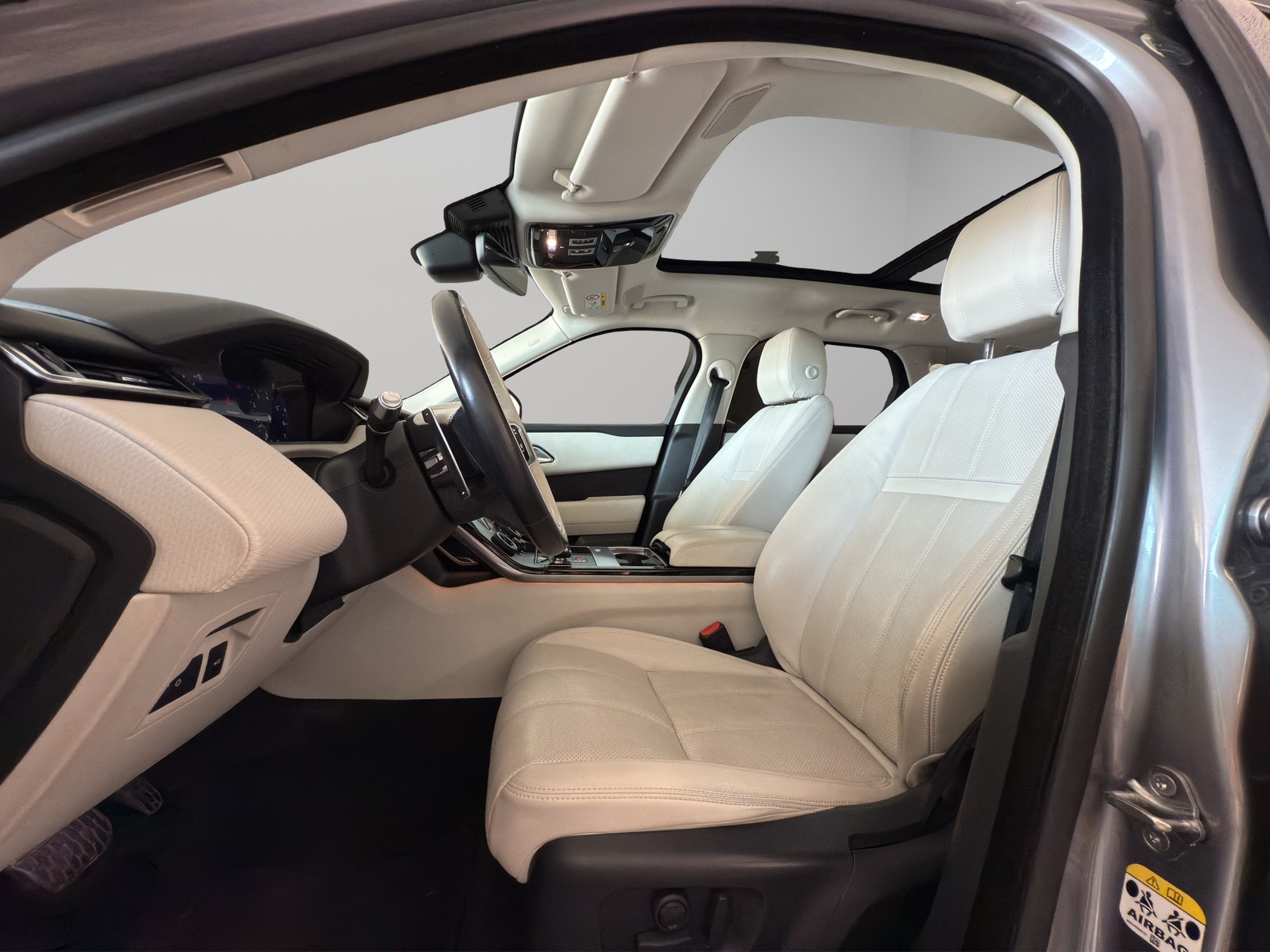 LAND ROVER Range Rover Velar 2.0 T SE-image-15