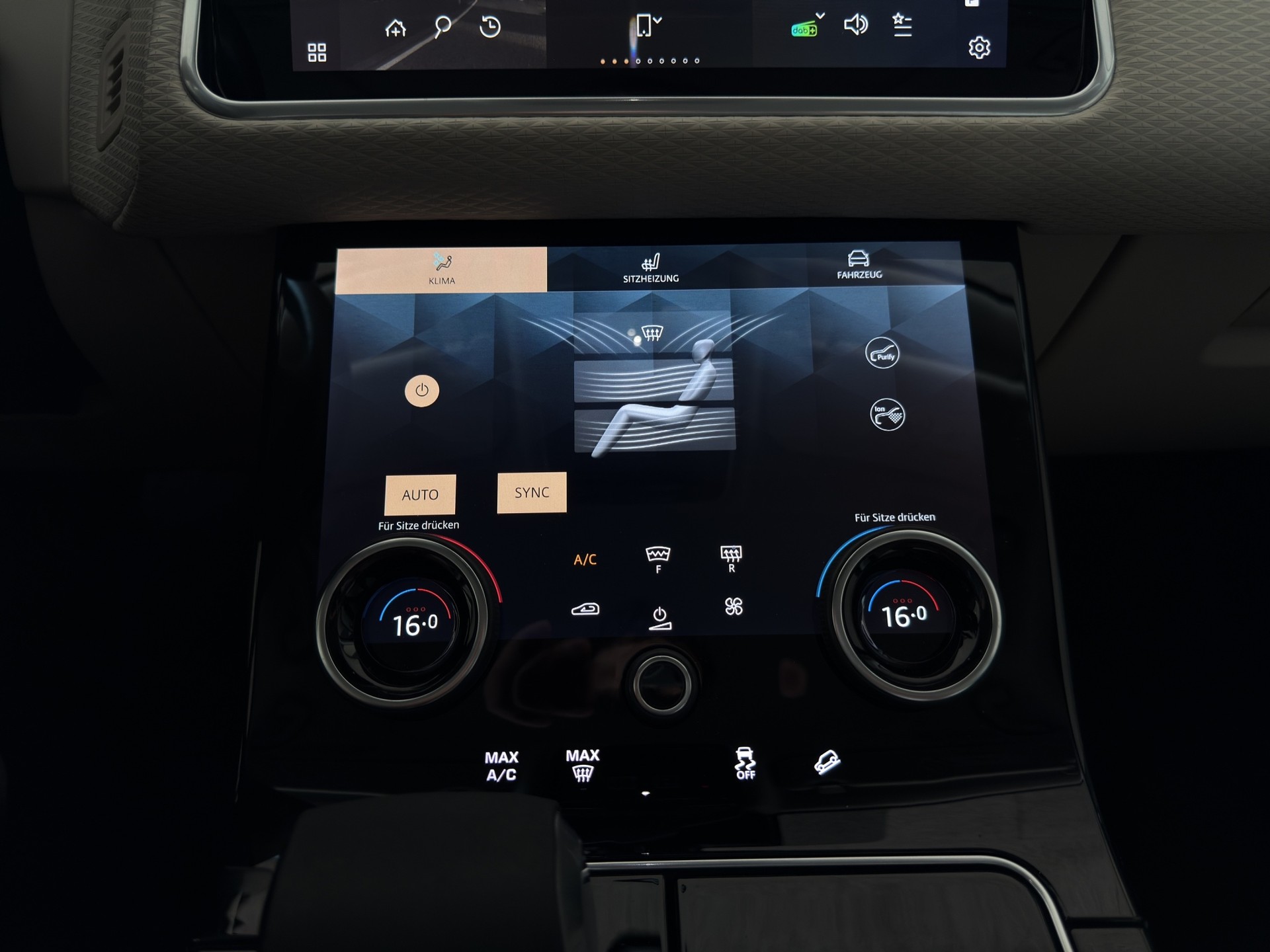LAND ROVER Range Rover Velar 2.0 T SE-image-9