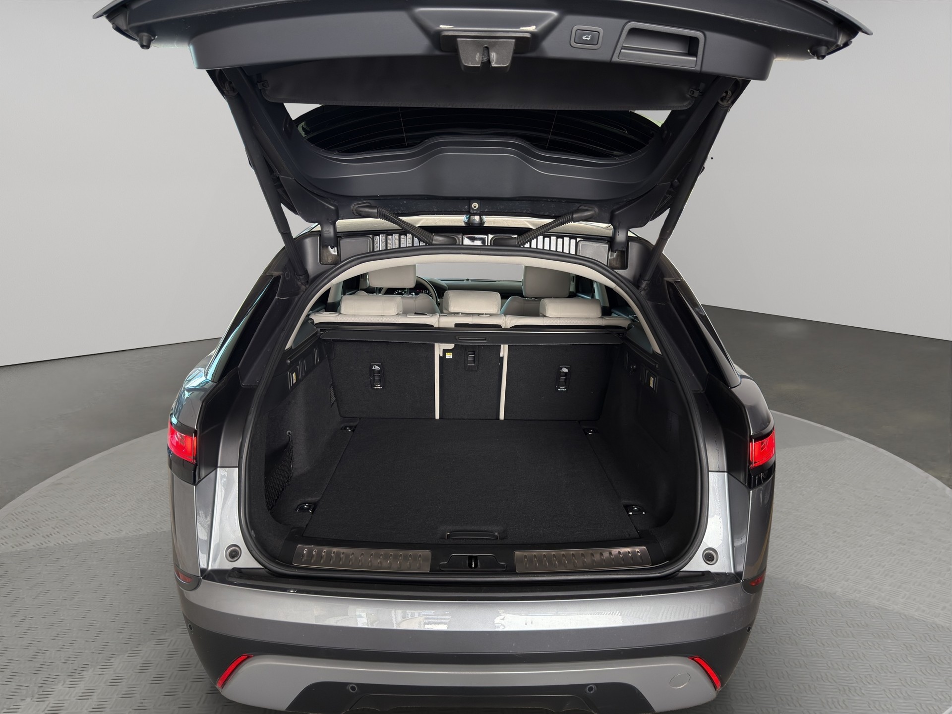 LAND ROVER Range Rover Velar 2.0 T SE-image-17