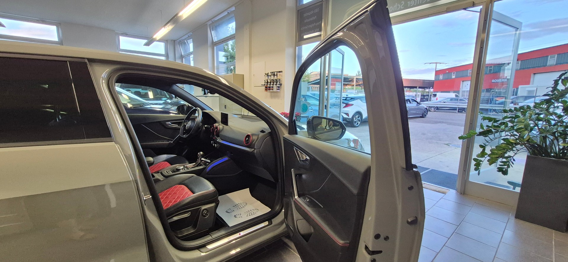 AUDI SQ2 TFSI quattro S-tronic-image-10