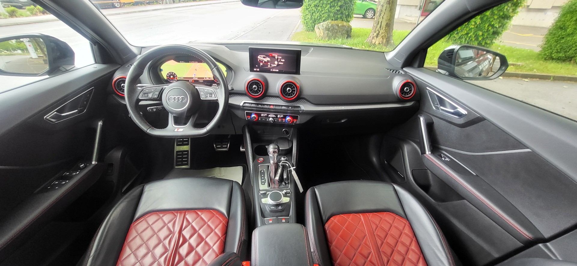 AUDI SQ2 TFSI quattro S-tronic-image-3