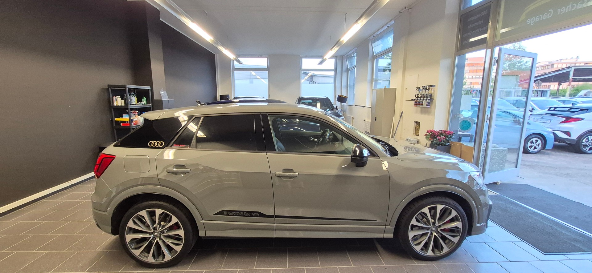 AUDI SQ2 TFSI quattro S-tronic-showroom-element-3