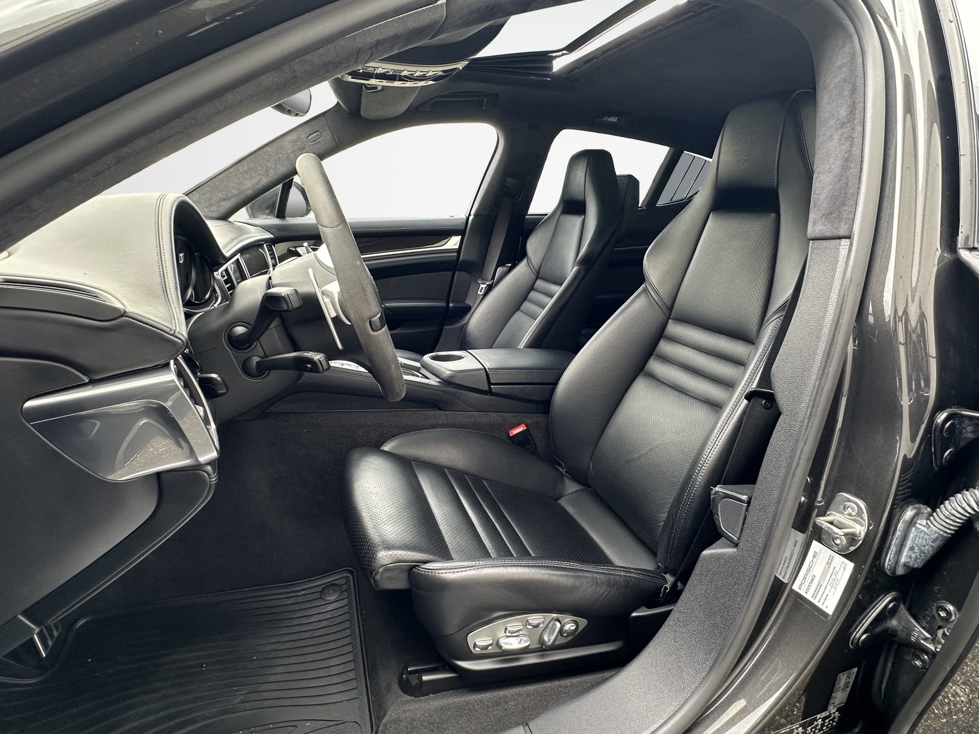 PORSCHE Panamera Turbo S 4.8 PDK-image-8