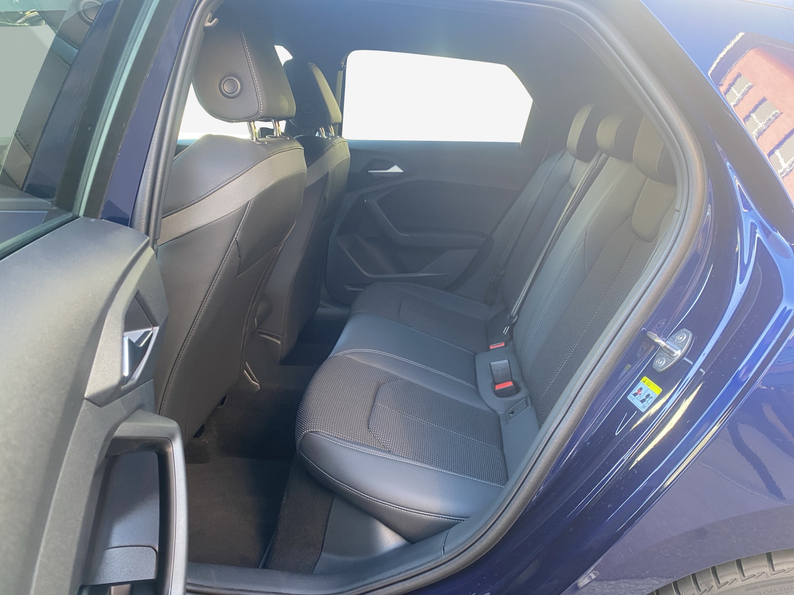 AUDI A1 Sportback 30 TFSI S Line Attraction S-tronic-image-11