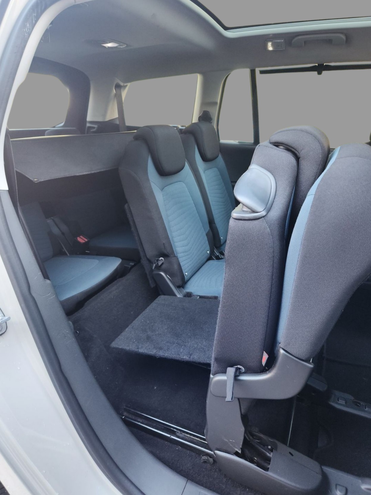 CITROEN Grand C4 Picasso 1.6i 16V THP Shine EAT6-image-12