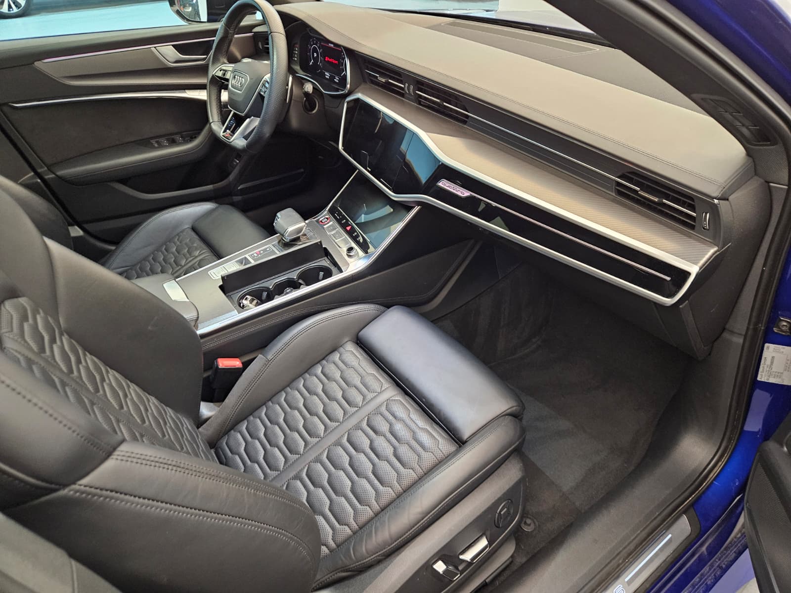 AUDI RS6 Avant 4.0 TFSI V8 quattro-image-11