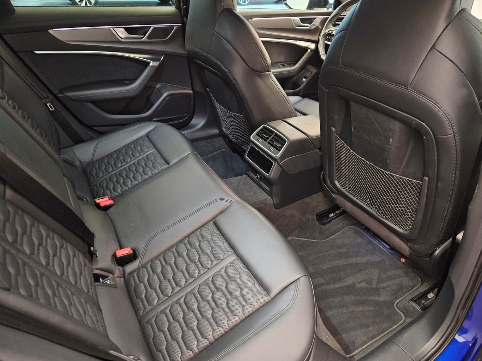 AUDI RS6 Avant 4.0 TFSI V8 quattro-image-13