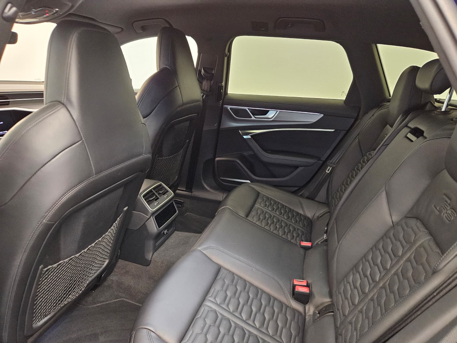 AUDI RS6 Avant 4.0 TFSI V8 quattro-image-12