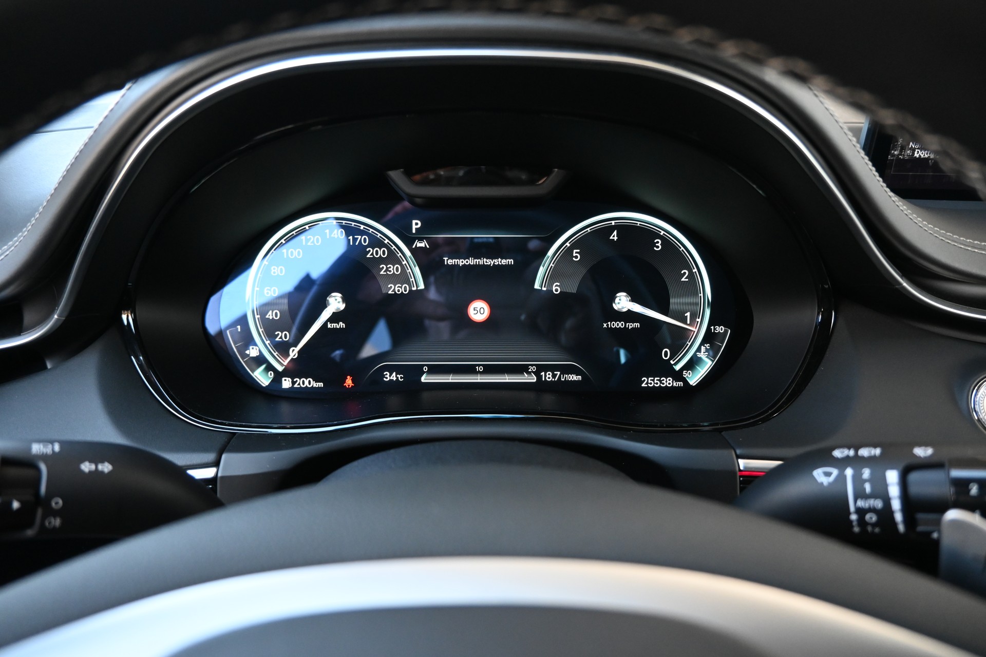 GENESIS GV70 2.2 CRDI Luxury Black/Black AT8 AWD 4X4 + Voll-Ausstattung-image-14