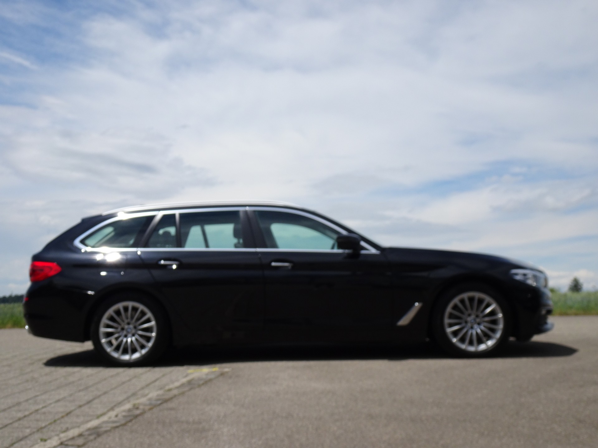 BMW 520d xDrive Touring Steptronic-image-4