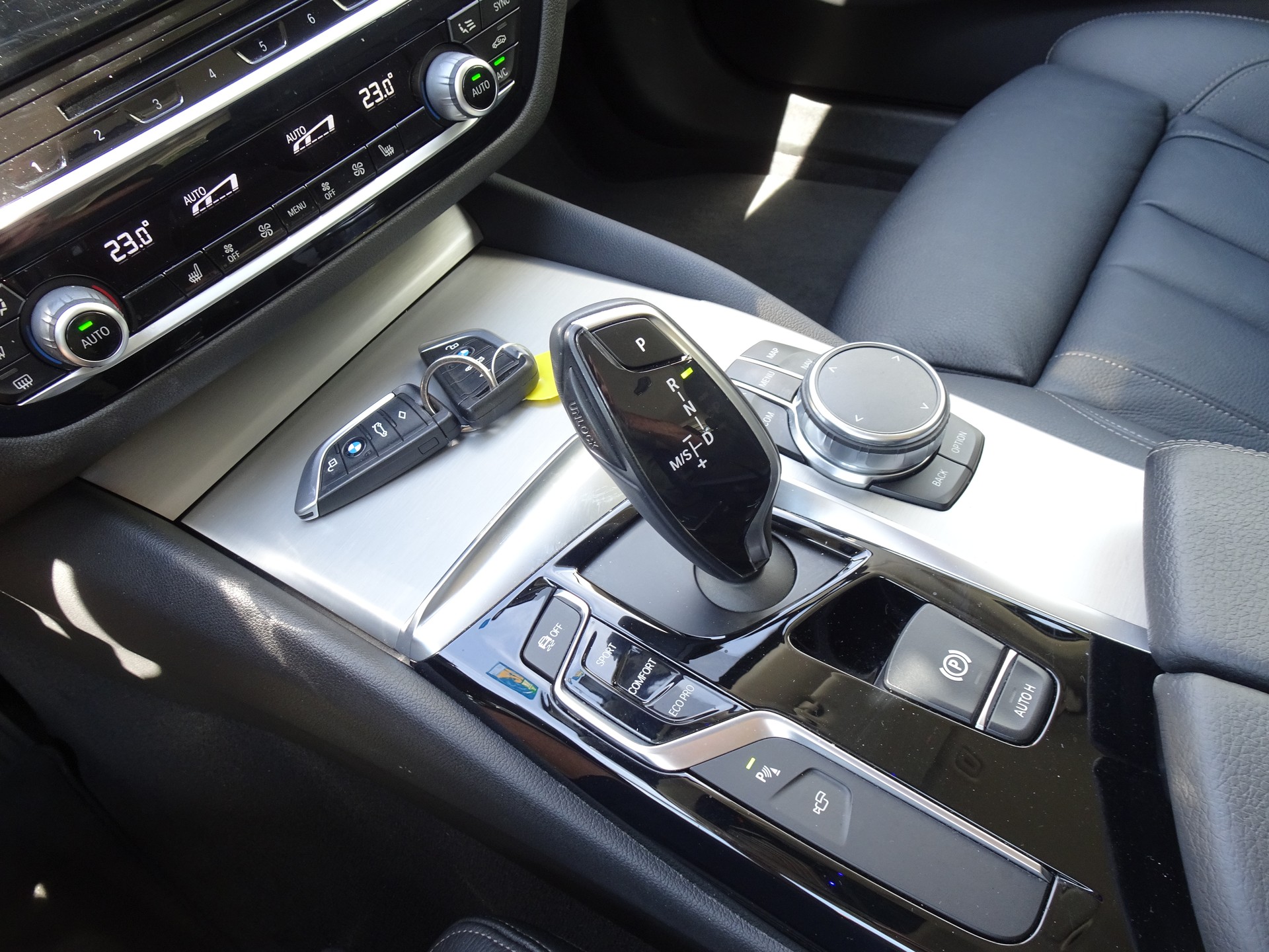 BMW 520d xDrive Touring Steptronic-image-15