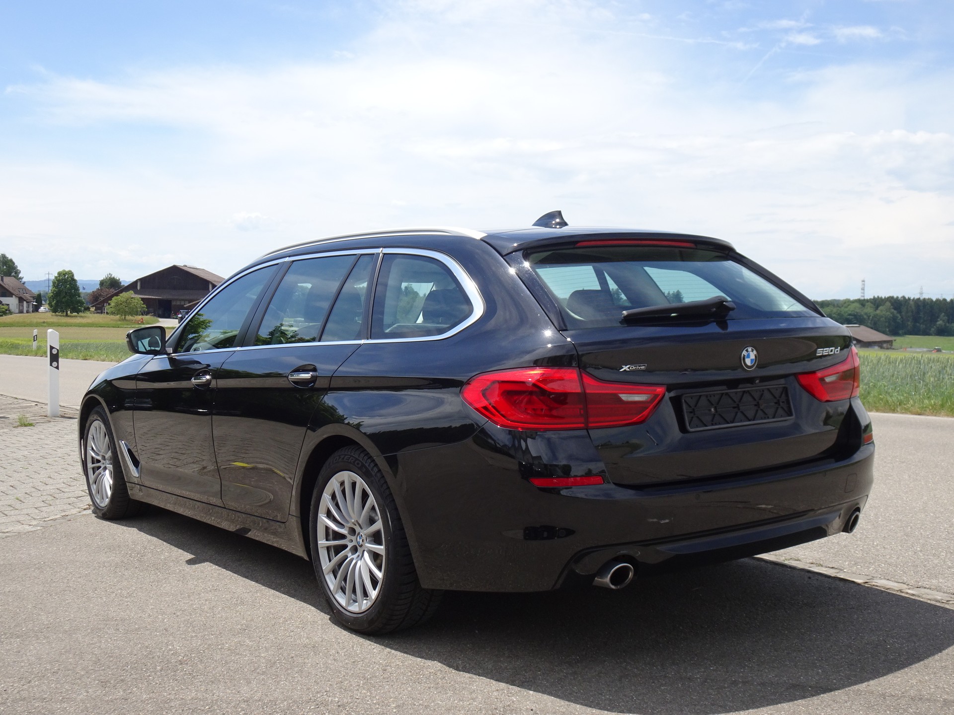 BMW 520d xDrive Touring Steptronic-image-2