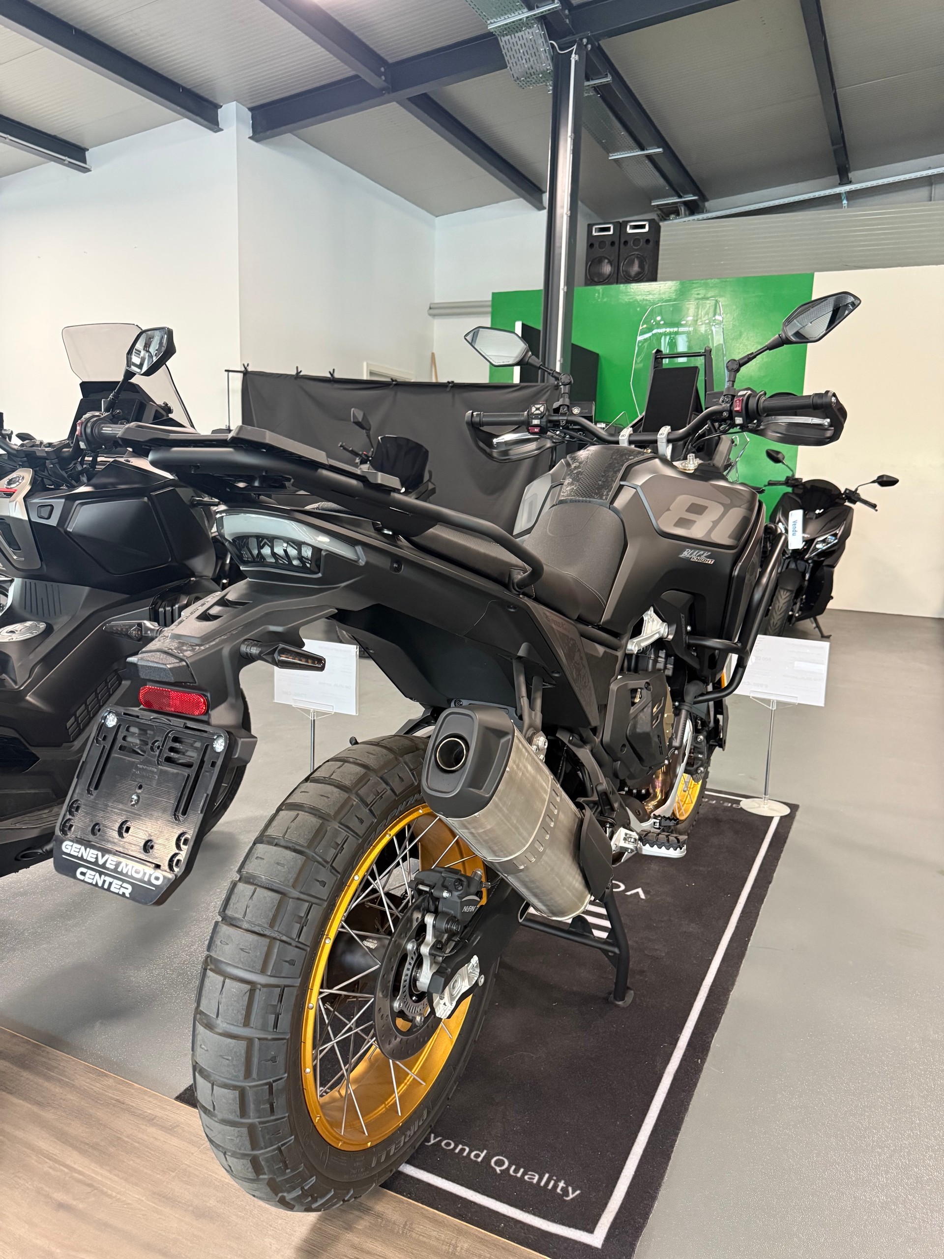 VOGE 800ds RALLY-showroom-element-2