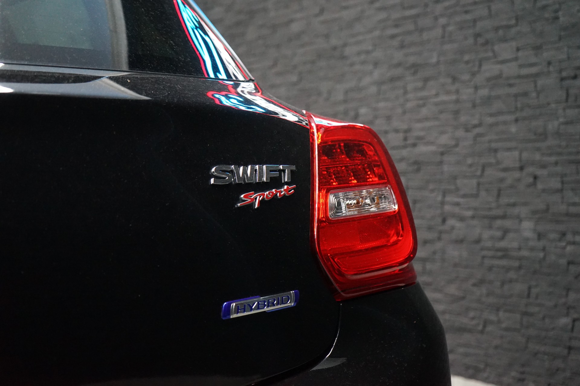 SUZUKI Swift Sport 1.4i 16V Compact Top Hybrid-showroom-element-3
