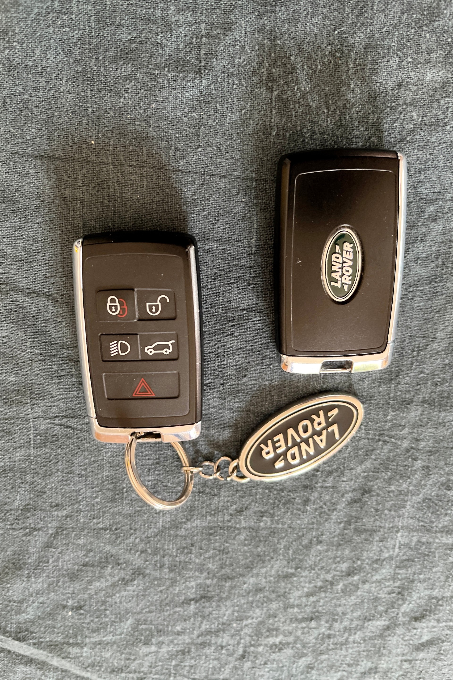 LAND ROVER 2.0 T 250 R-Dynamic SE-image-4
