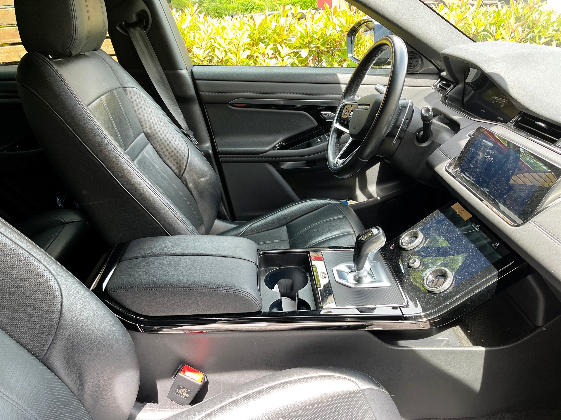 LAND ROVER 2.0 T 250 R-Dynamic SE-image-1