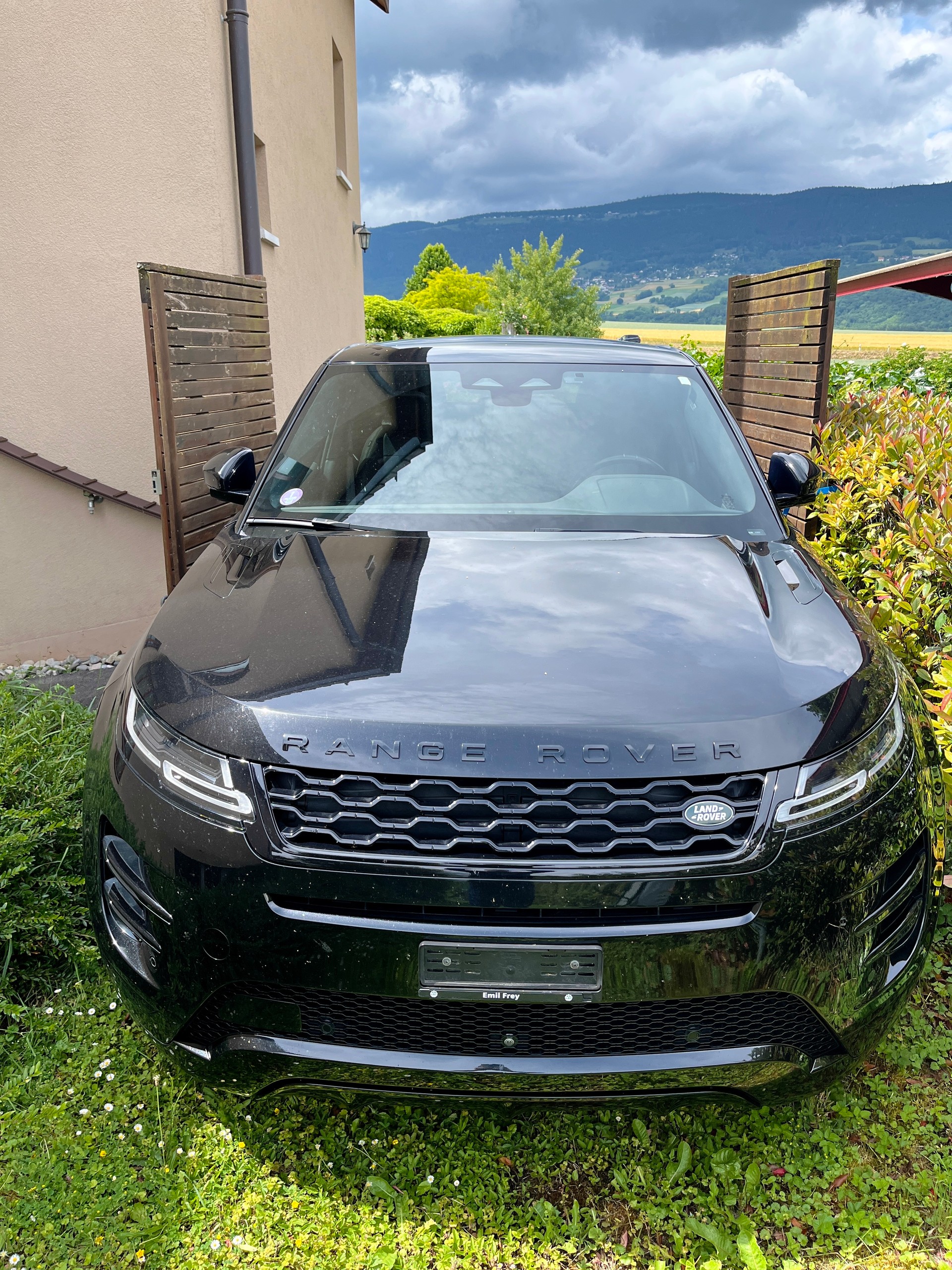 LAND ROVER 2.0 T 250 R-Dynamic SE-image-0