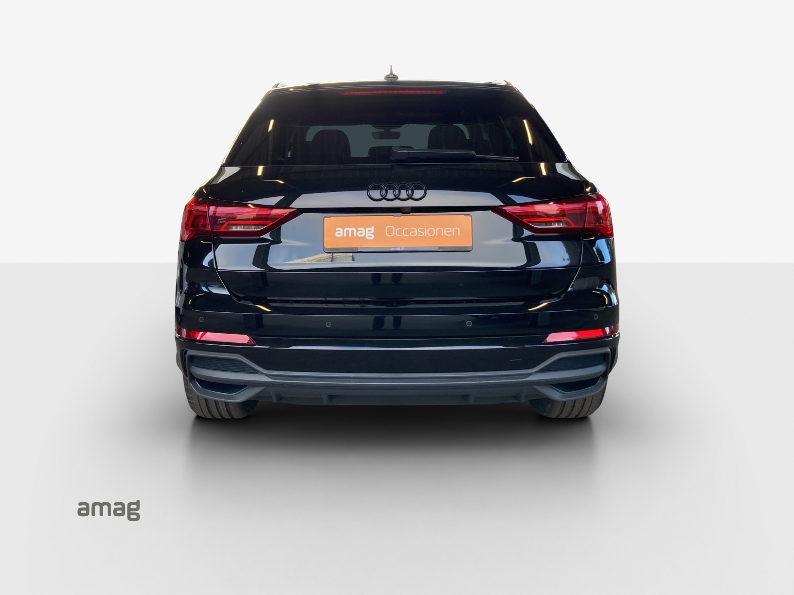 AUDI Q3 45 TFSI e S line S-tronic-image-3