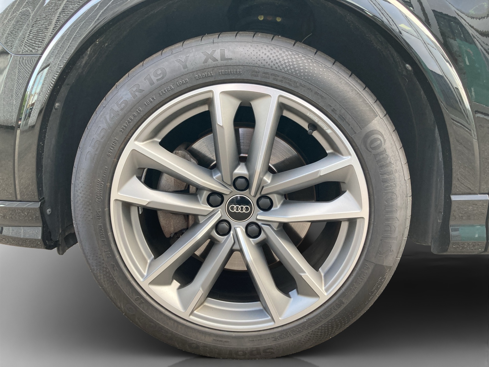 AUDI Q3 45 TFSI e S line S-tronic-image-15