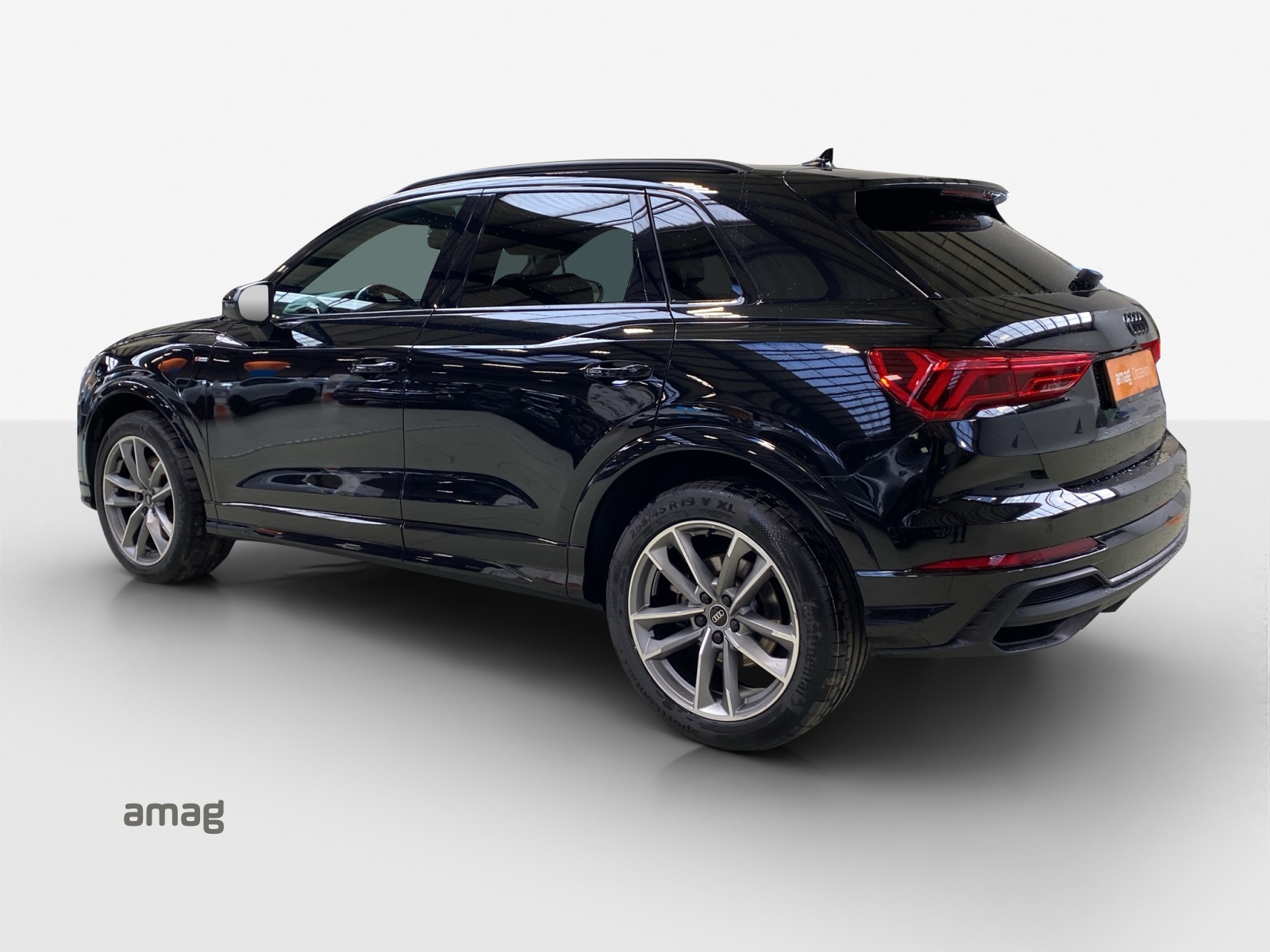 AUDI Q3 45 TFSI e S line S-tronic-image-2