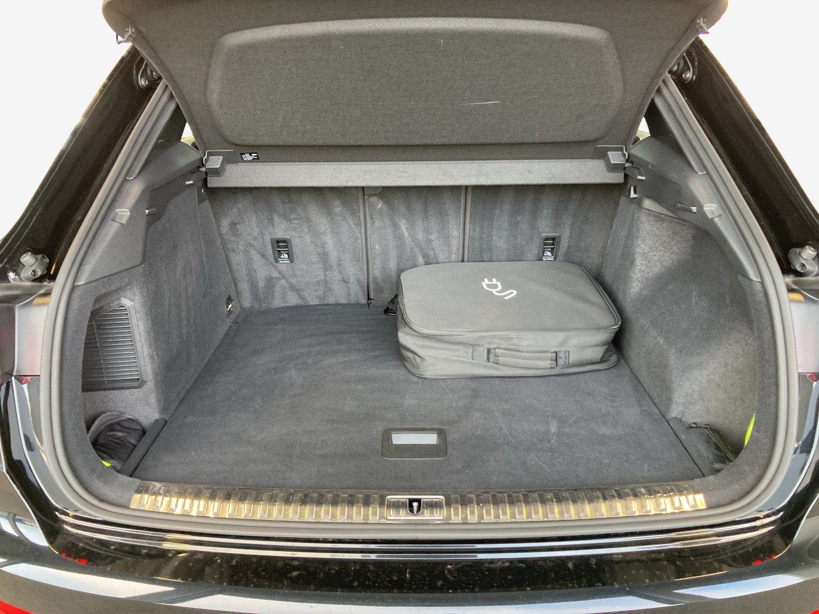 AUDI Q3 45 TFSI e S line S-tronic-image-12