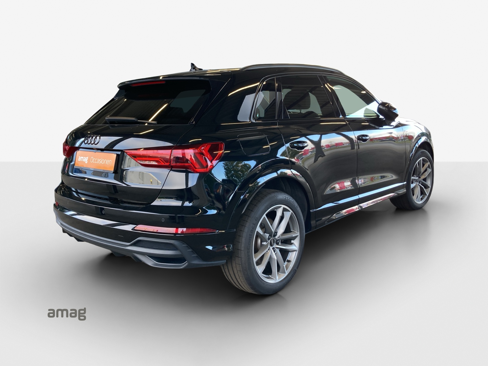 AUDI Q3 45 TFSI e S line S-tronic-image-4