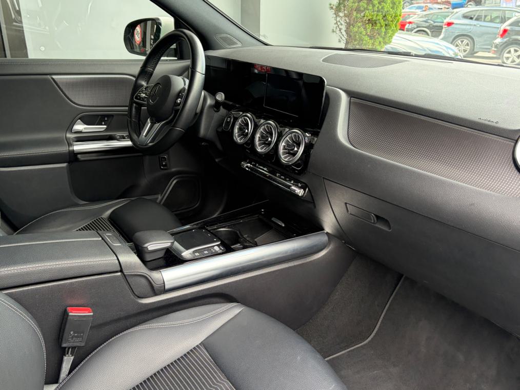 MERCEDES-BENZ EQA 250-image-7