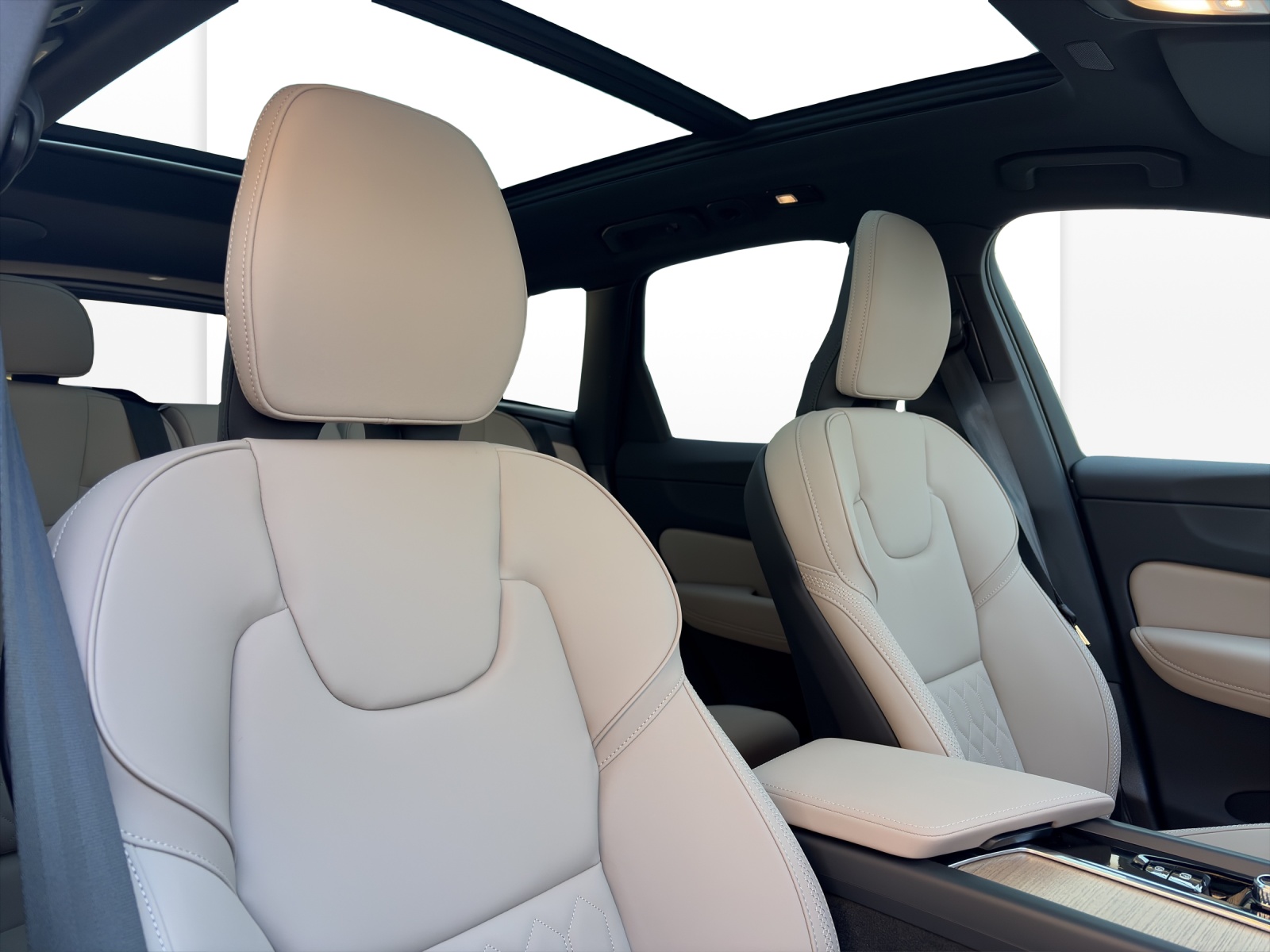VOLVO XC60 2.0 T6 TE Ultra Bright eAWD-image-17