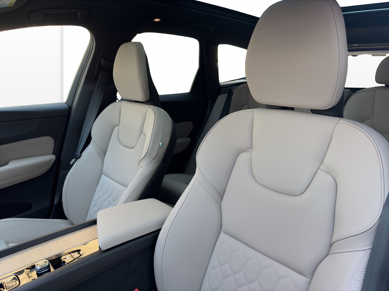 VOLVO XC60 2.0 T6 TE Ultra Bright eAWD-image-8