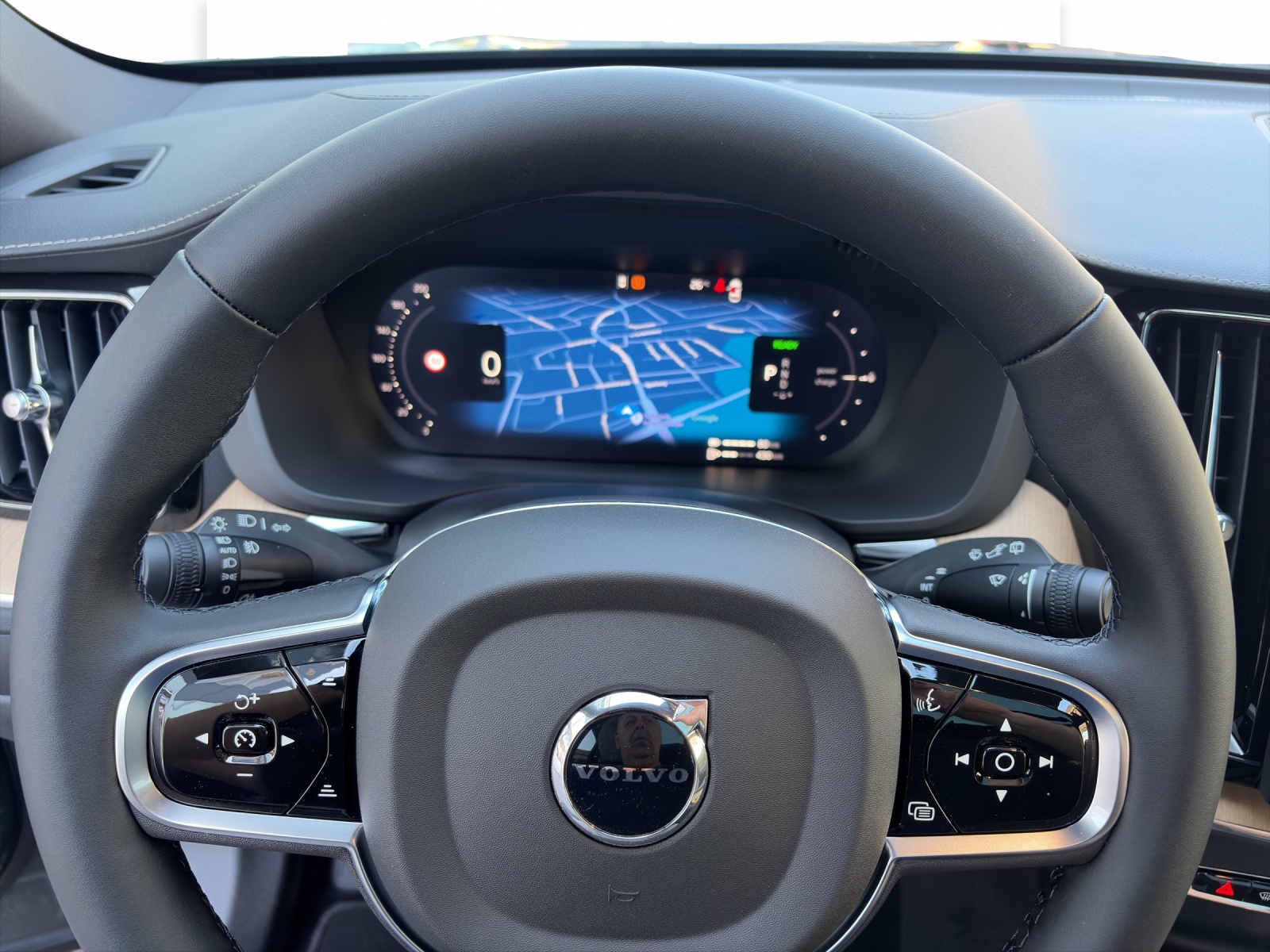 VOLVO XC60 2.0 T6 TE Ultra Bright eAWD-image-10