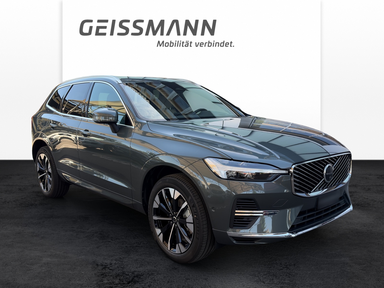 VOLVO XC60 2.0 T6 TE Ultra Bright eAWD-image-1