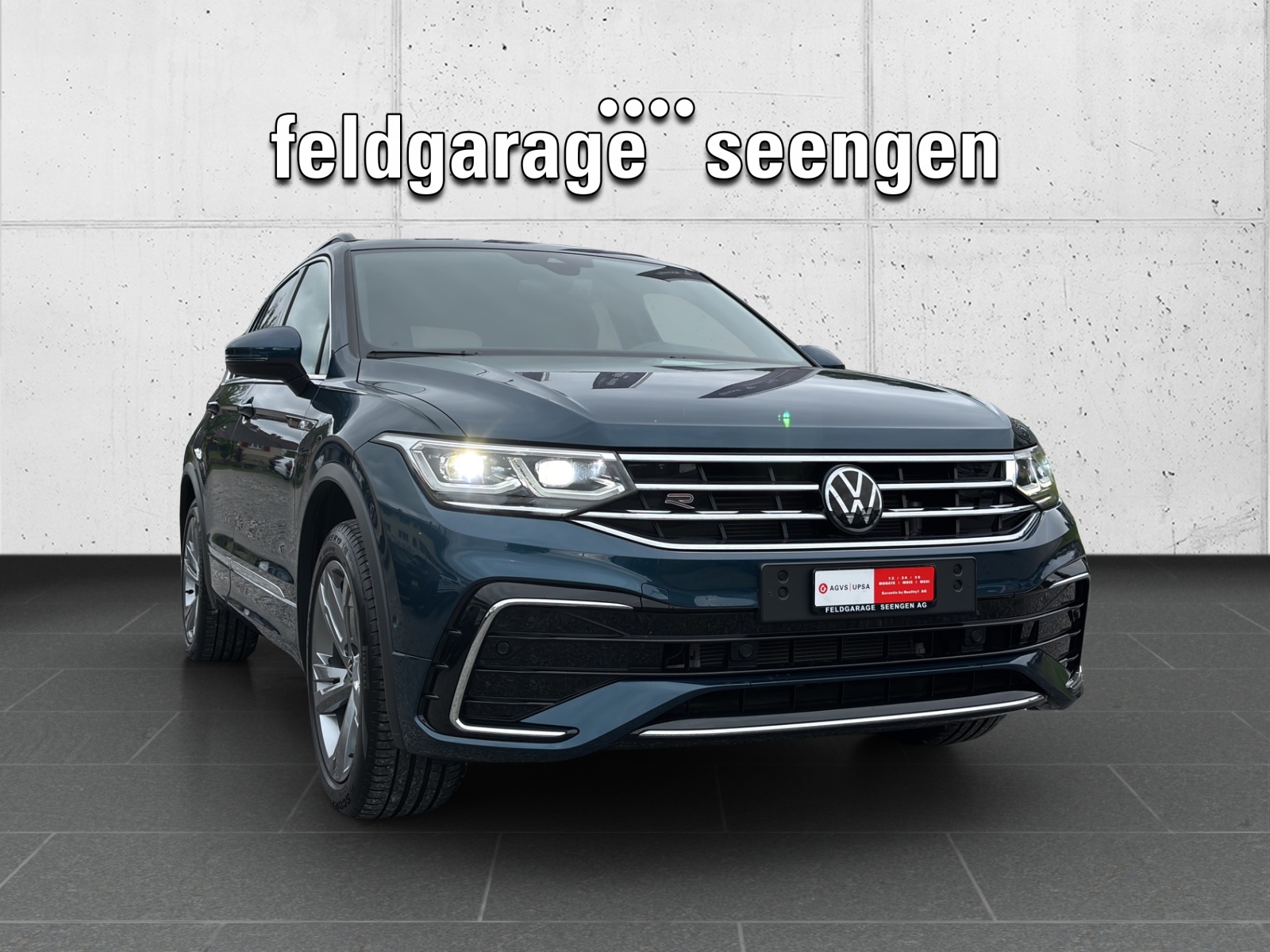 VW Tiguan 2.0TSI R-Line 4Motion DSG mit AHK & Winterräder-showroom-element-2
