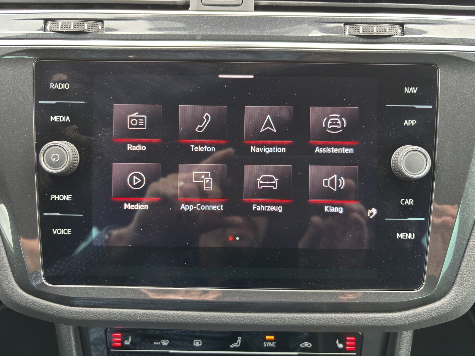 VW Tiguan 2.0TSI R-Line 4Motion DSG mit AHK & Winterräder-image-15