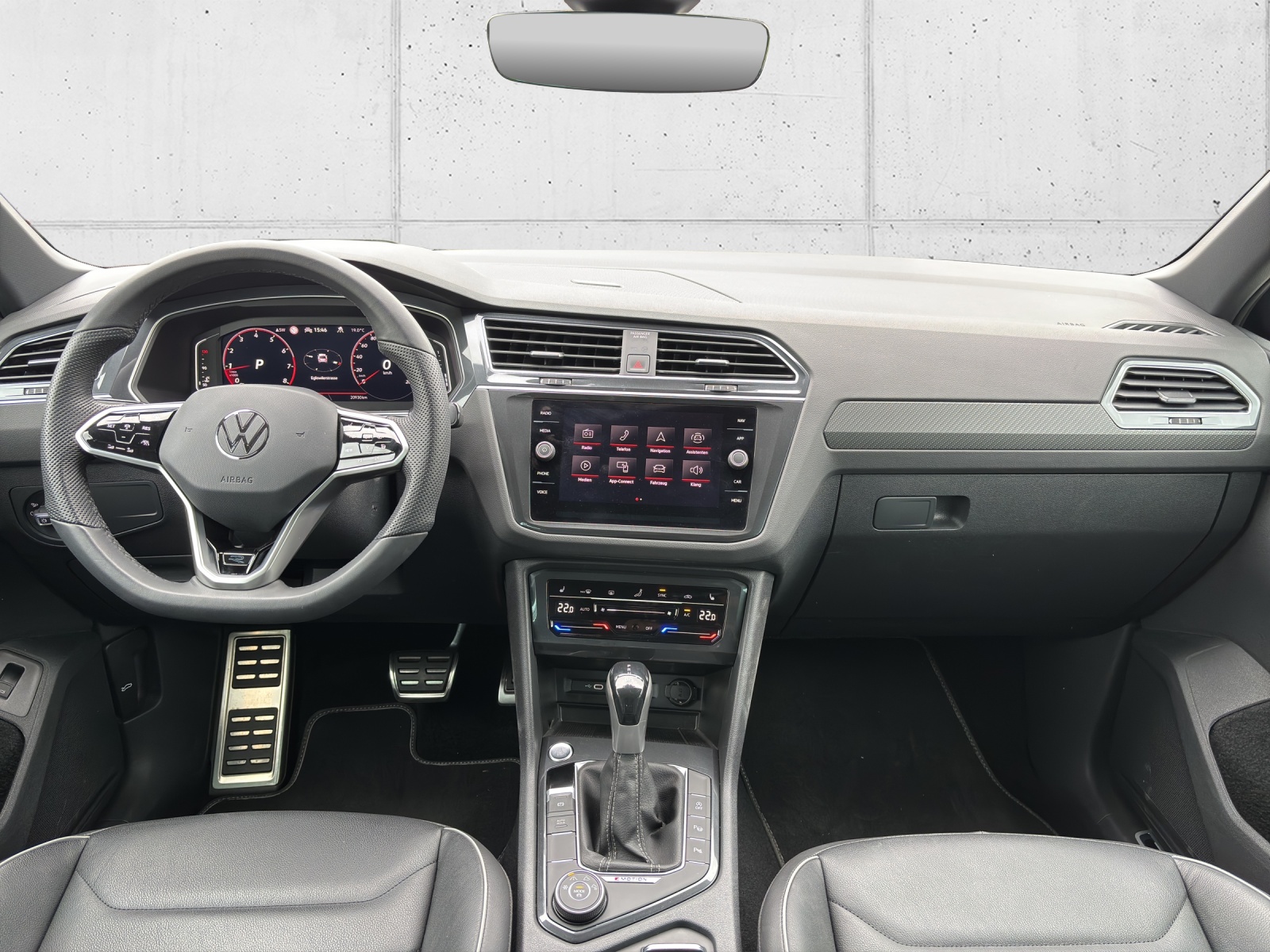 VW Tiguan 2.0TSI R-Line 4Motion DSG mit AHK & Winterräder-image-12