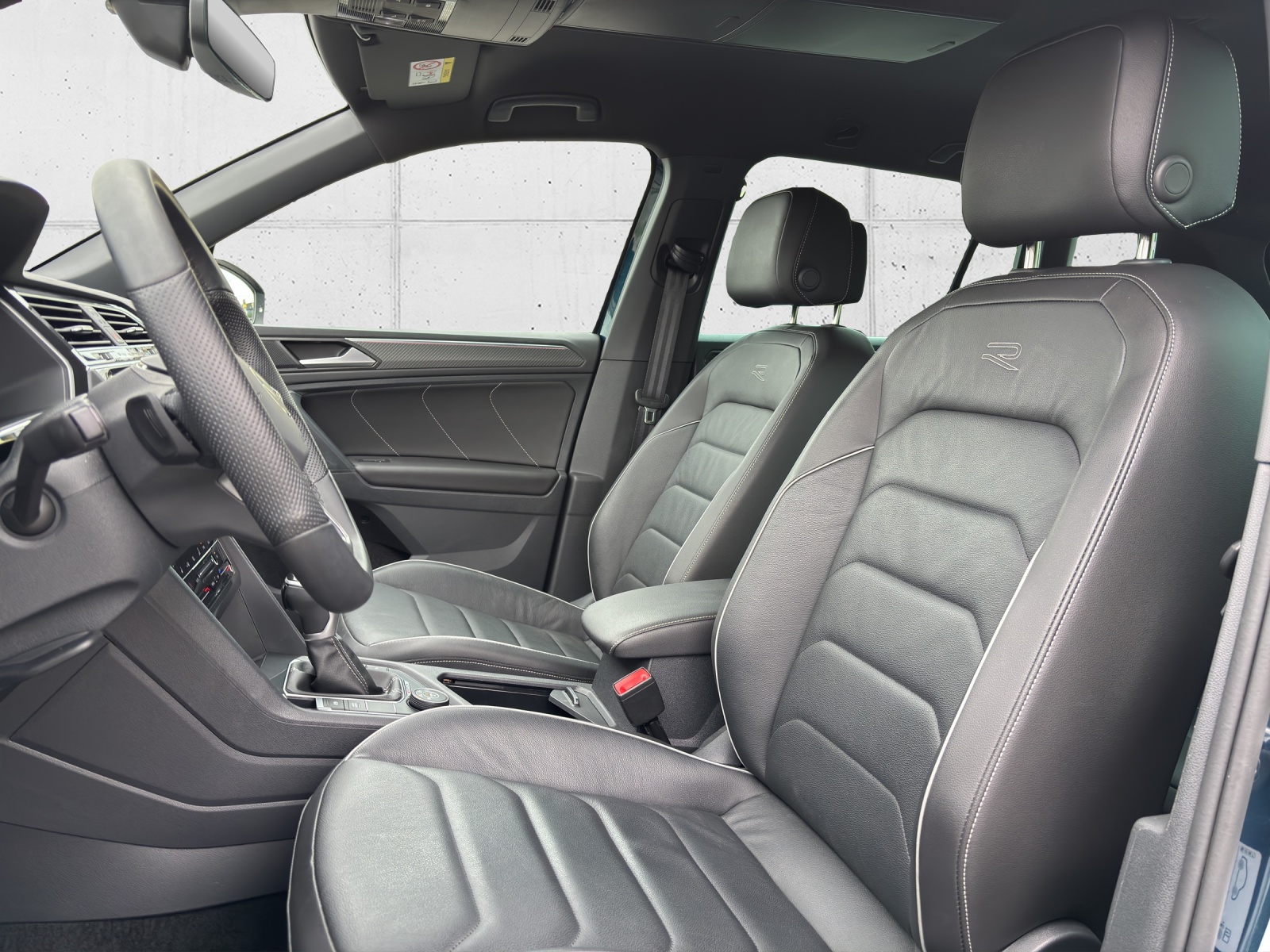 VW Tiguan 2.0TSI R-Line 4Motion DSG mit AHK & Winterräder-image-24