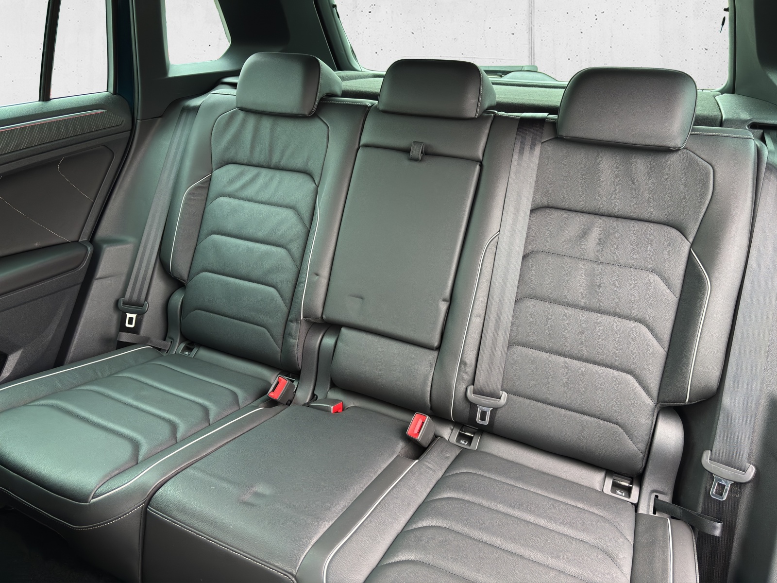 VW Tiguan 2.0TSI R-Line 4Motion DSG mit AHK & Winterräder-image-26