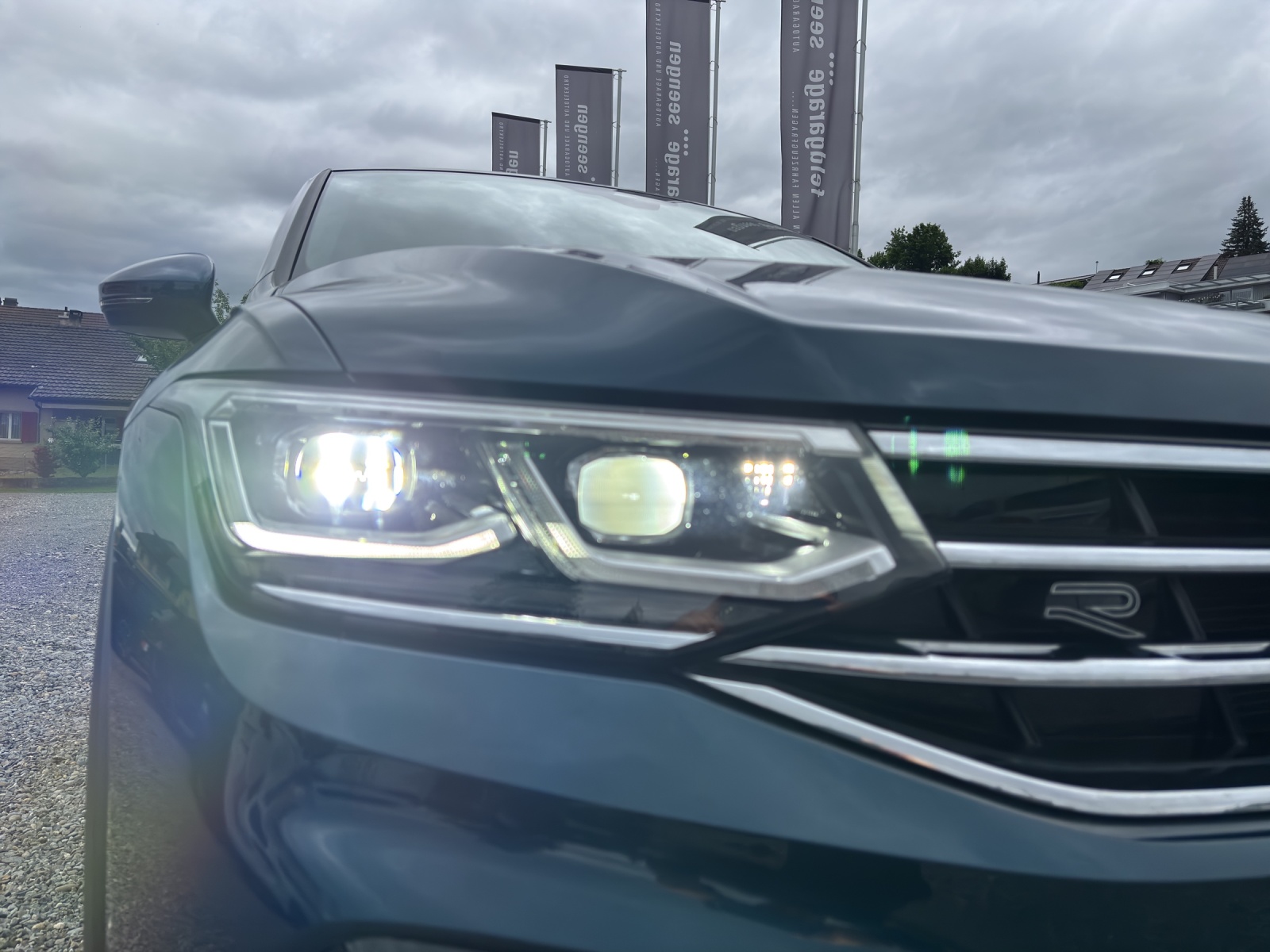 VW Tiguan 2.0TSI R-Line 4Motion DSG mit AHK & Winterräder-image-11