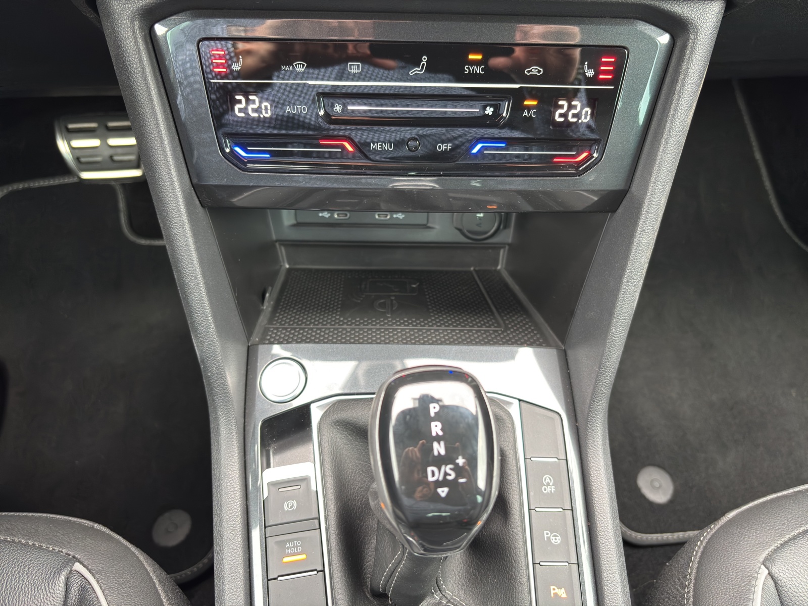 VW Tiguan 2.0TSI R-Line 4Motion DSG mit AHK & Winterräder-image-16