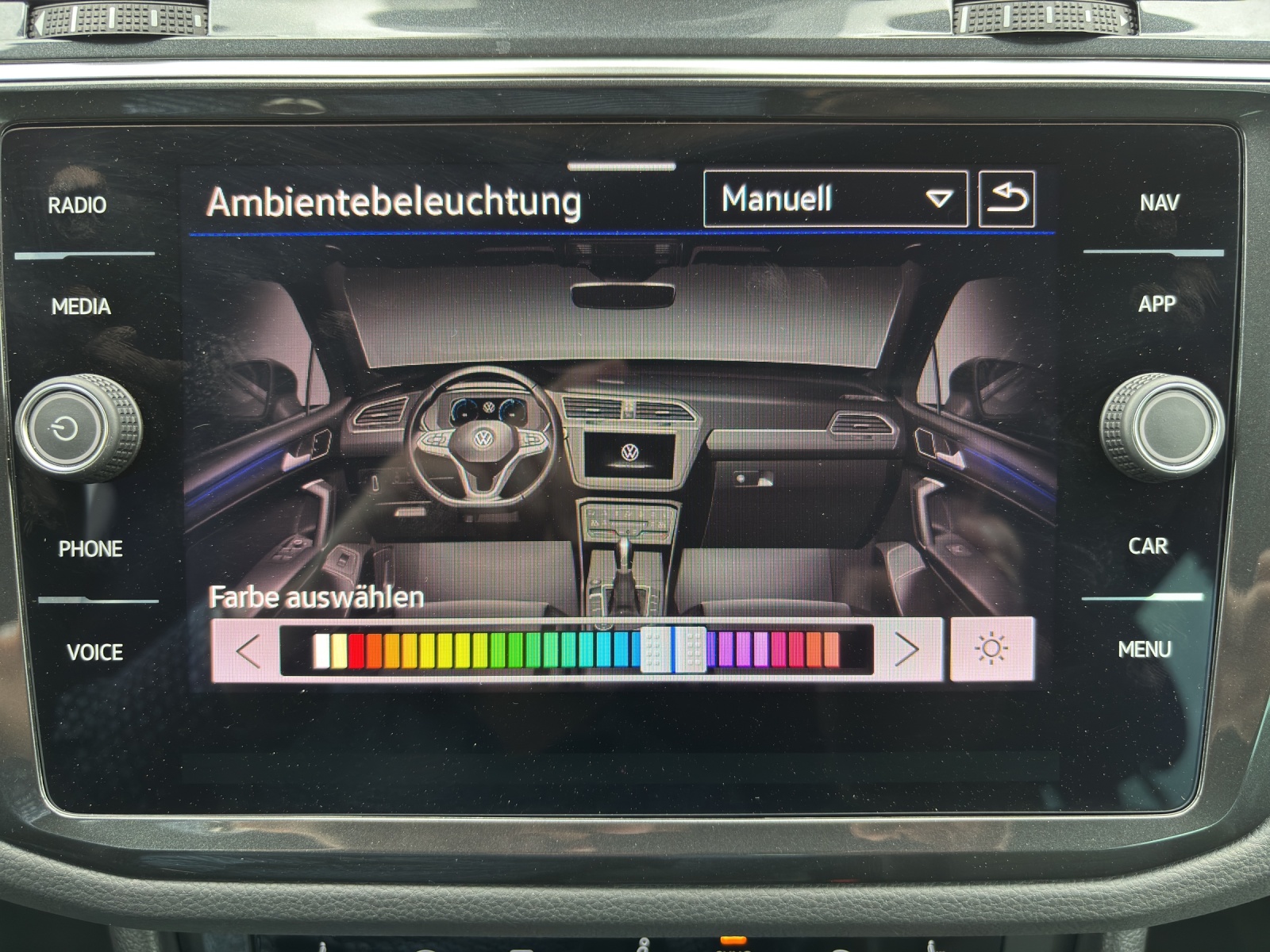 VW Tiguan 2.0TSI R-Line 4Motion DSG mit AHK & Winterräder-image-21