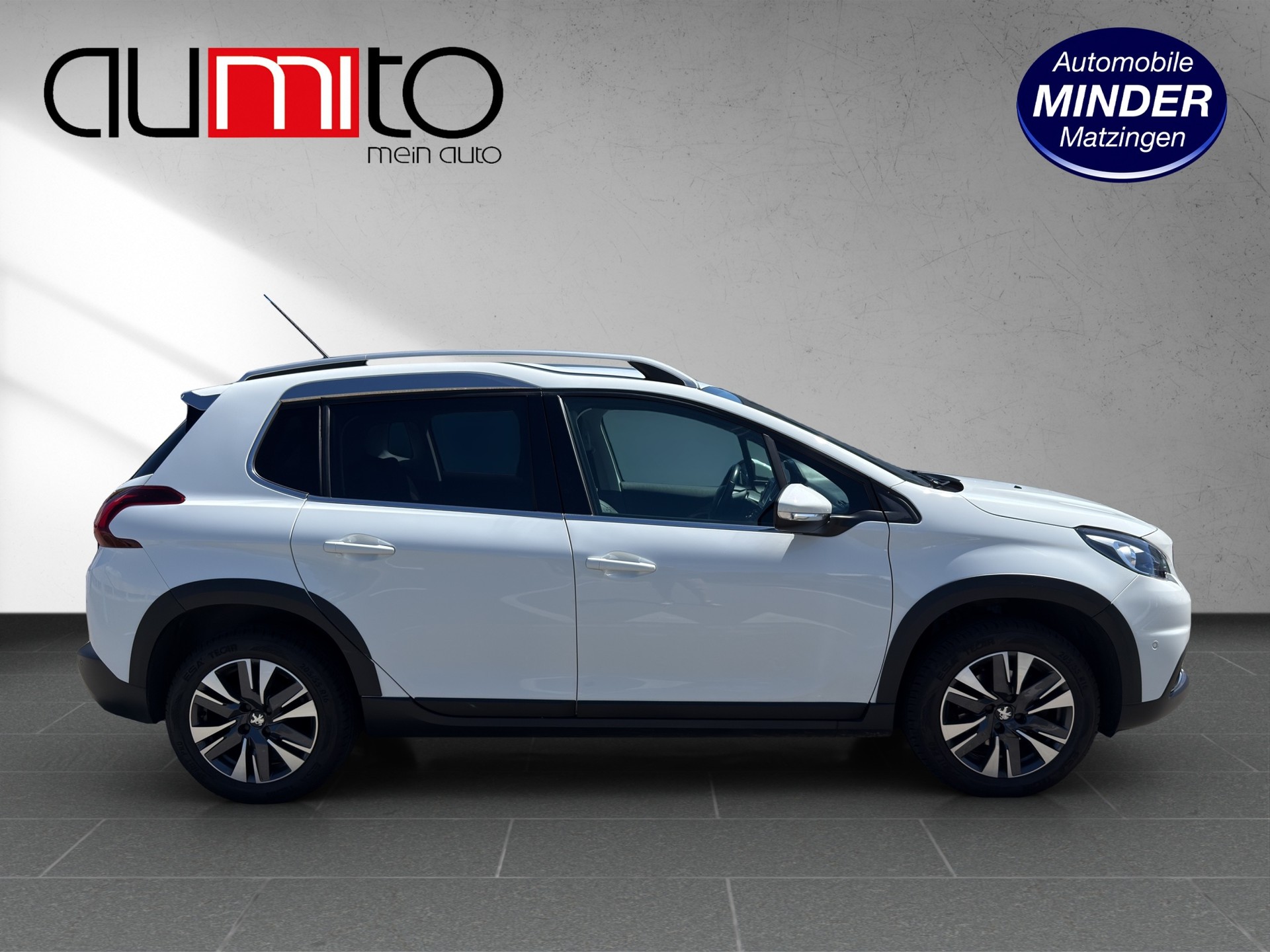 PEUGEOT 2008 1.2 PureTech GT Line-image-1