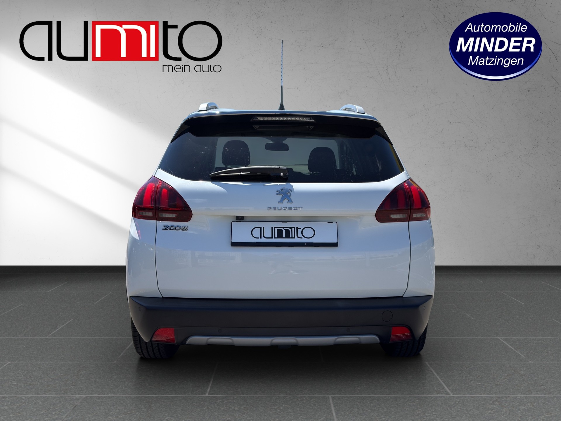 PEUGEOT 2008 1.2 PureTech GT Line-image-3